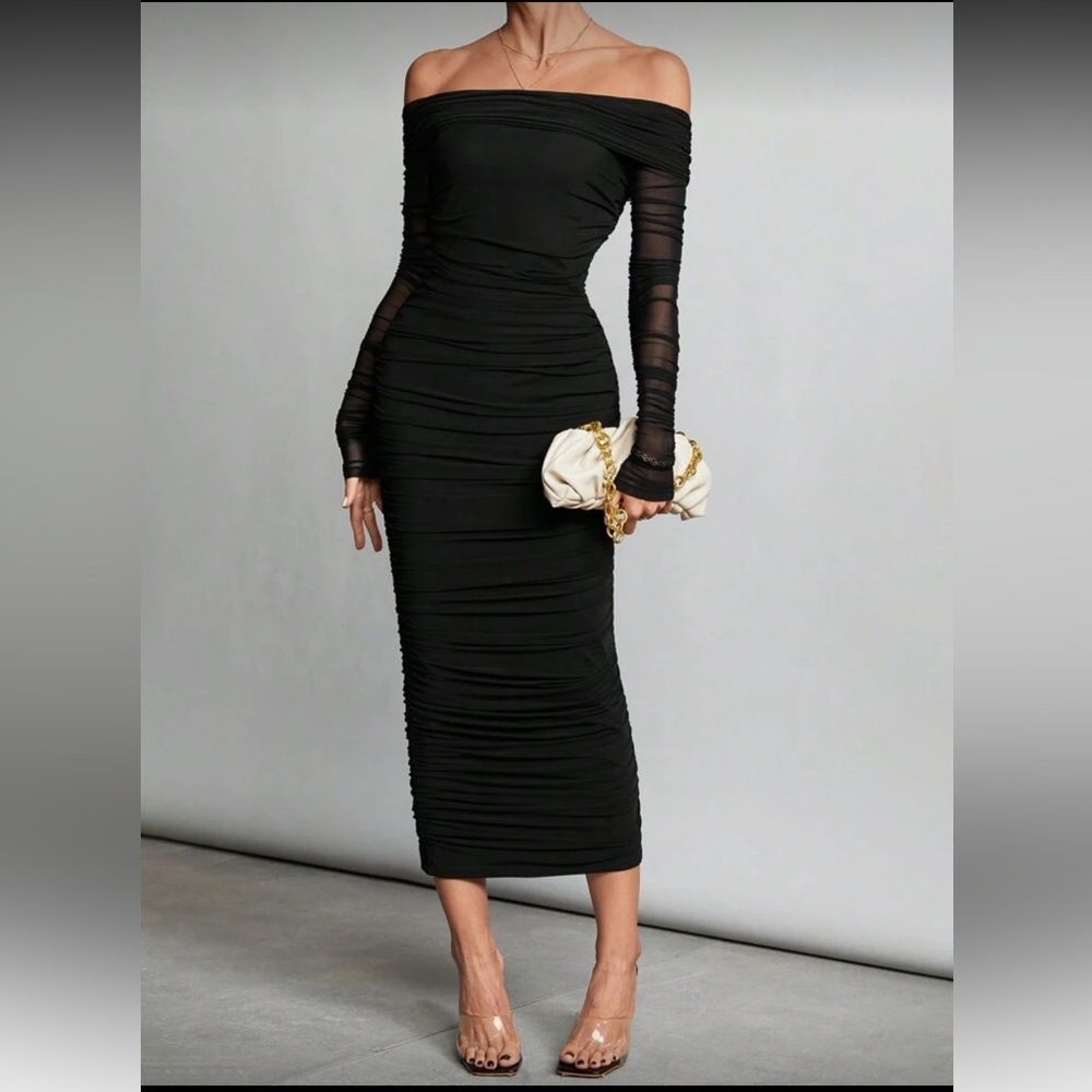 Elegant Black Ruched Dress - Picture 7 of 7